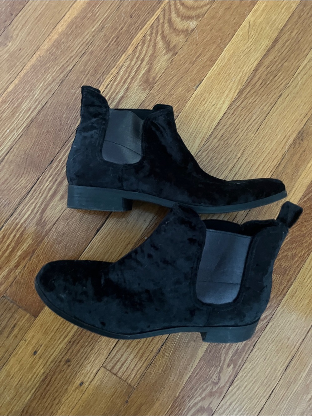 Toms Velvet Chelsea Ankle Boots in Black